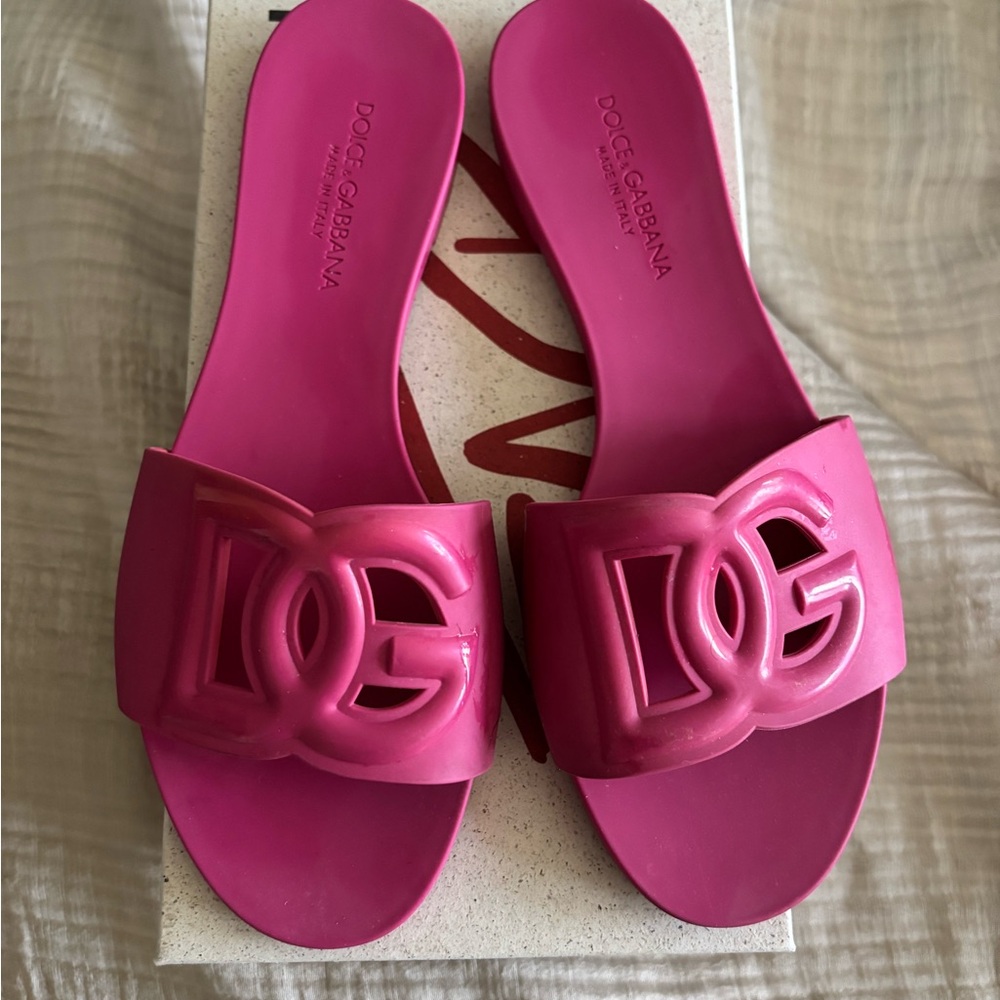 Dolce & Gabbana Pink Rubber Sandals